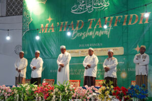 Lantunan Shalawat Bergema Syahdu, Ma’had Tahfidh Al-Quran Al-Amien Prenduan Gelar “Ma’had Tahfidh Bersholawat” Peringati Milad ke-35